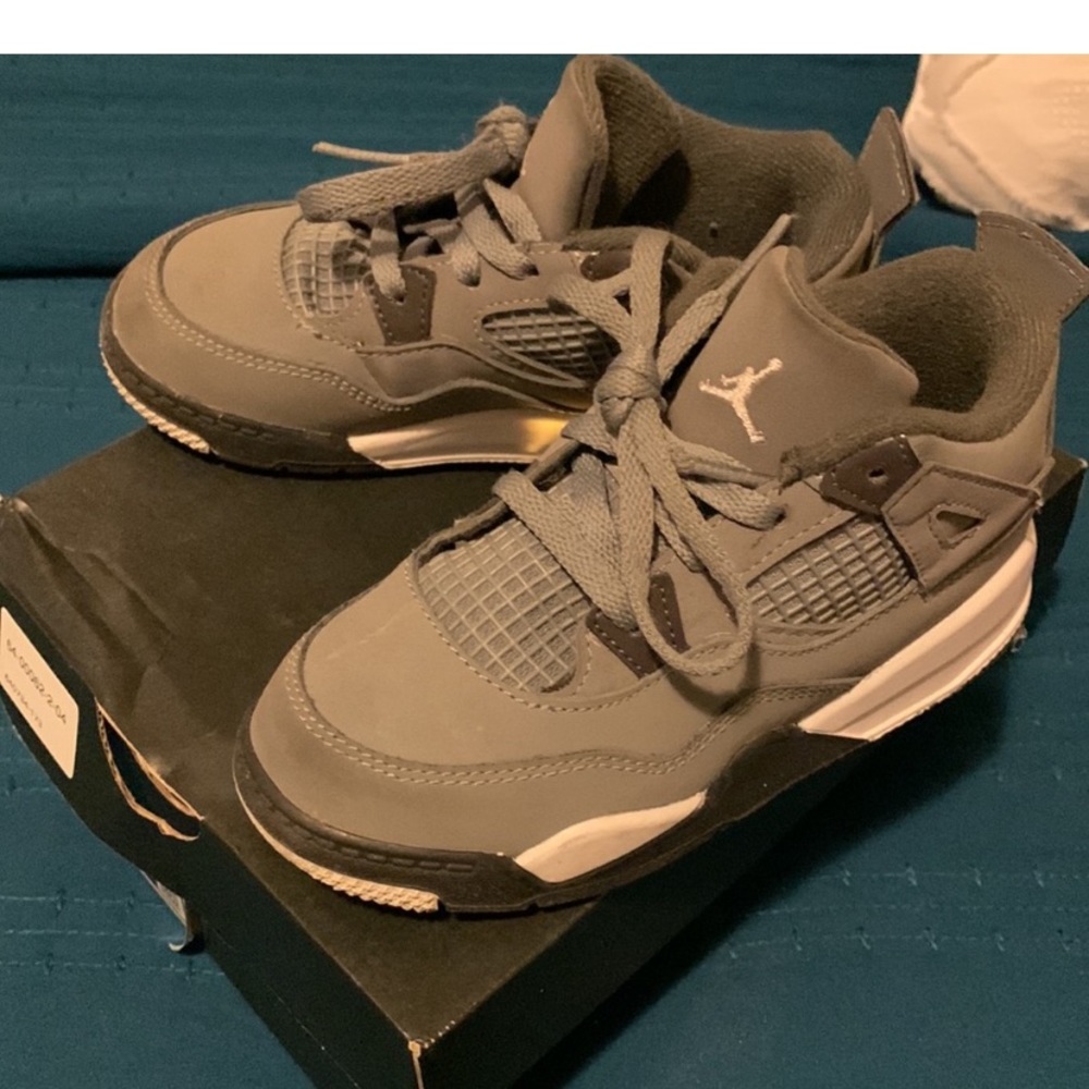 Jordan 4 Retro